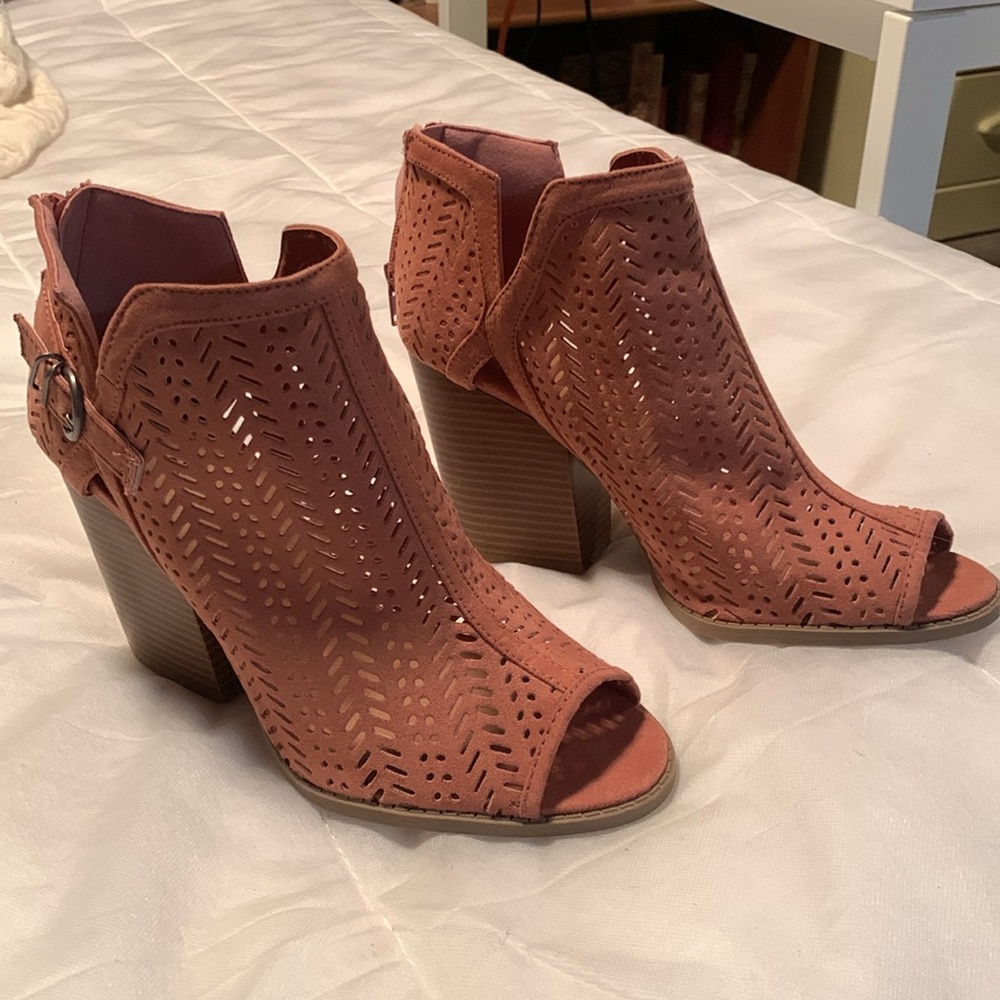 Qupid pink boots.  Size 10.  New unused.